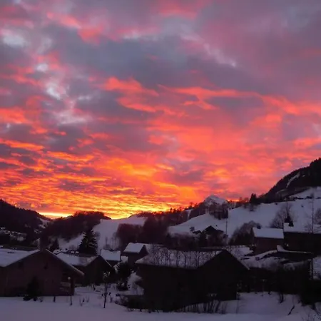 A4 Km De Megeve Tres Joli Studio Avec Jacuzzi ,Vue Sur Les Montagnes Au Calme Praz-sur-Arly Exterior photo