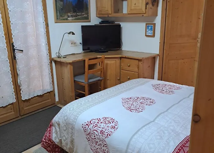 A4 Km De Megeve Tres Joli Studio Avec Jacuzzi ,Vue Sur Les Montagnes Au Calme