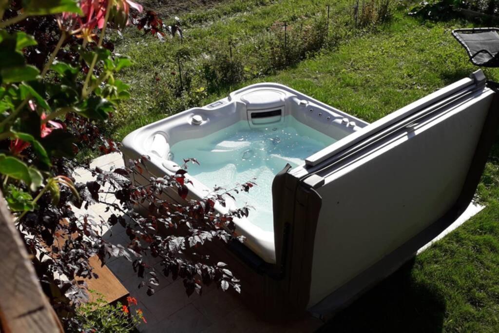 A4 Km De Megeve Tres Joli Avec Jacuzzi ,vue Sur Les Montagnes Au Calme Apartment *