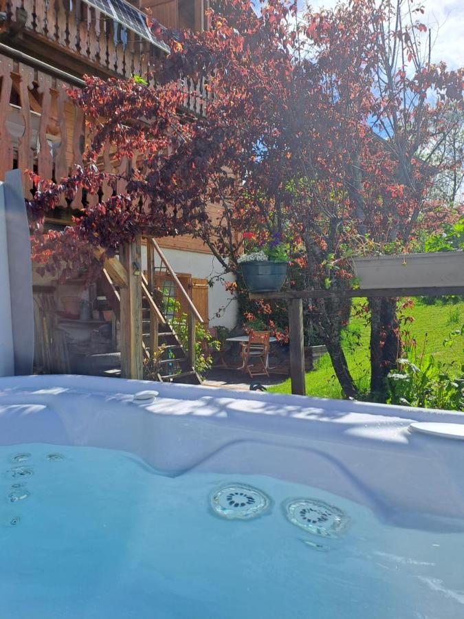 A4 Km De Megeve Tres Joli Avec Jacuzzi ,vue Sur Les Montagnes Au Calme Apartment